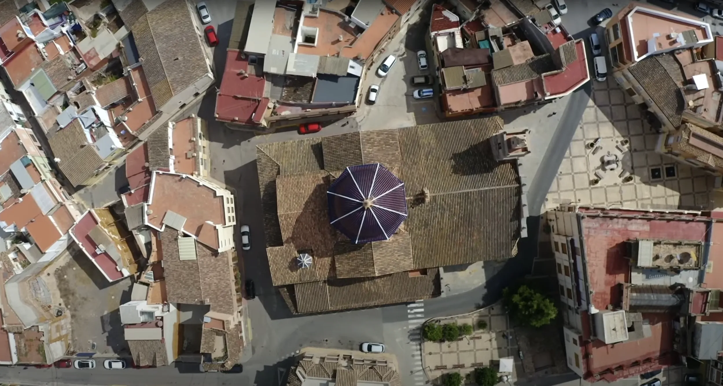 Iglesia Parroquial del Santo Ángel Custodio de la Vall d'Uixó grabada con dron